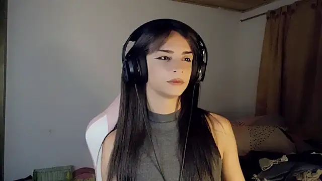 Dollbehavior  online show from 17, 4, 2026