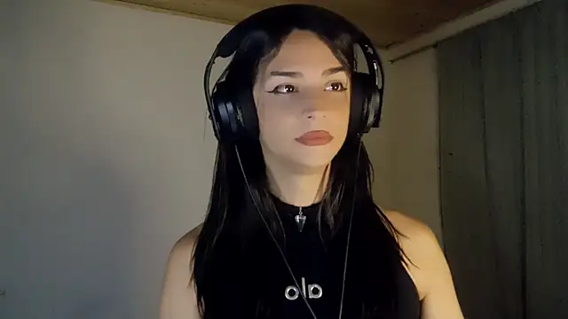 Dollbehavior  online show from 28, 11, 2025