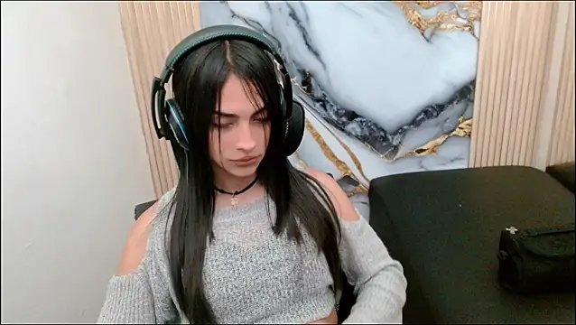 Dollbehavior  online show from 15, 9, 2025