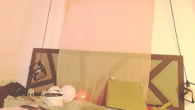 Snapshot of chanel_grant chatting on 31, 10, 2025 chanel grant online show from 31, 10, 2025