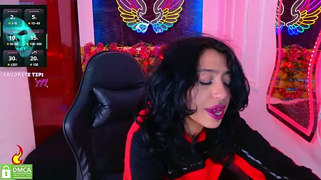 Snapshot of REDHOTTER_ chatting on 24, 7, 2026 REDHOTTER online show from 24, 7, 2026