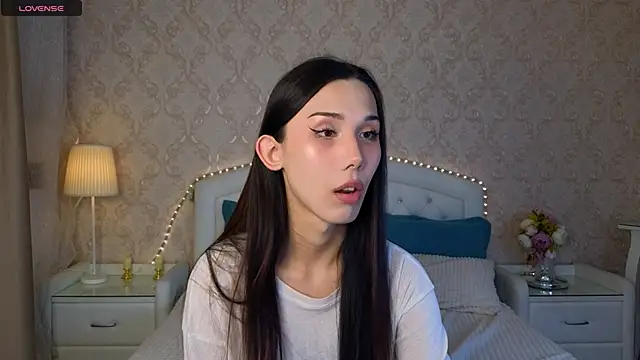 Snapshot of Kaia_Sunshine_Mia chatting on 12, 10, 2025 Kaia Sunshine Mia online show from 12, 10, 2025