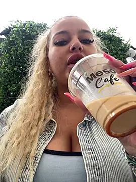 AllysonK online show from 24, 7, 2026