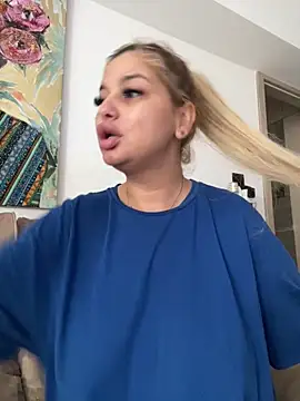 Snapshot of AllysonK chatting on 7, 6, 2026 AllysonK online show from 7, 6, 2026