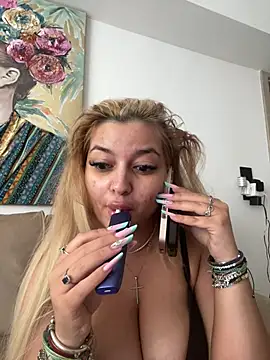 Snapshot of AllysonK chatting on 22, 5, 2026 AllysonK online show from 22, 5, 2026