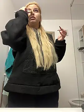 AllysonK online show from 28, 4, 2026