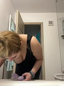 AllysonK online show from 25, 3, 2026