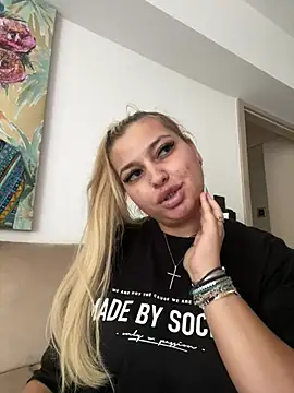 Snapshot of AllysonK chatting on 27, 5, 2026 AllysonK online show from 27, 5, 2026