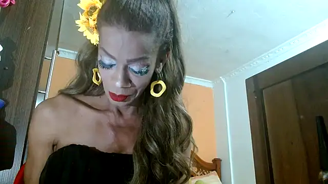 Snapshot of thepanthertrans chatting on 16, 11, 2025 thepanthertrans online show from 16, 11, 2025