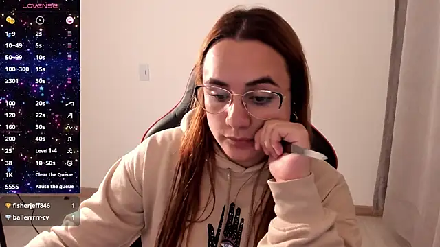 Snapshot of maryluna95 chatting on 28, 10, 2025 maryluna95 online show from 28, 10, 2025