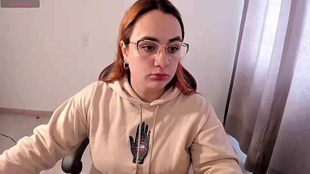 Snapshot of maryluna95 chatting on 10, 11, 2025 maryluna95 online show from 10, 11, 2025