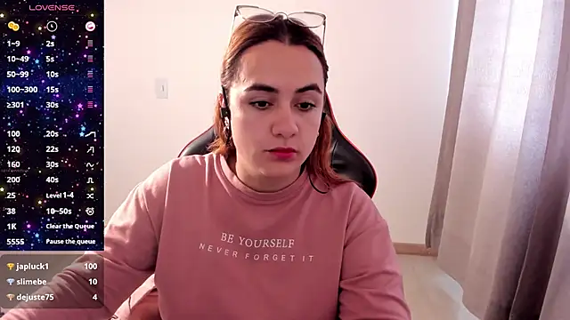 Snapshot of maryluna95 chatting on 5, 11, 2025 maryluna95 online show from 5, 11, 2025