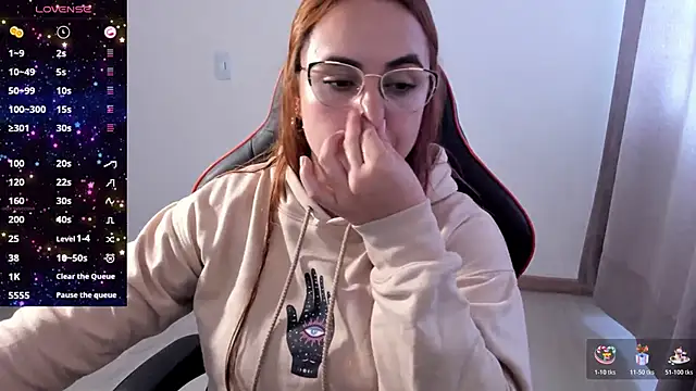 Snapshot of maryluna95 chatting on 27, 10, 2025 maryluna95 online show from 27, 10, 2025