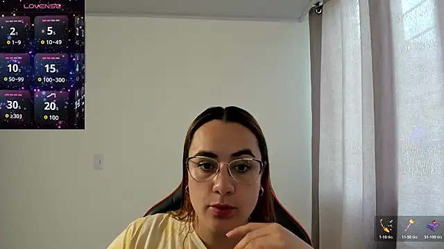 Snapshot of maryluna95 chatting on 1, 12, 2025 maryluna95 online show from 1, 12, 2025