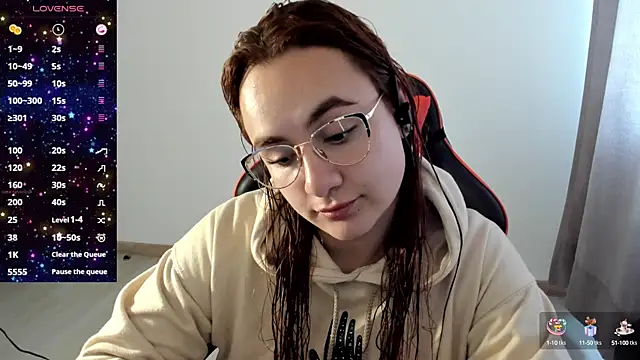 Snapshot of maryluna95 chatting on 10, 10, 2025 maryluna95 online show from 10, 10, 2025