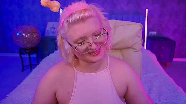 CoolTatis online show from 4, 4, 2026