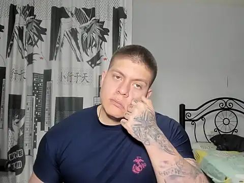 Snapshot of regan_jhonso chatting on 14, 11, 2025 regan jhonso online show from 14, 11, 2025