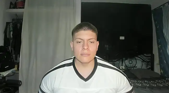 Snapshot of regan_jhonso chatting on 8, 2, 2025 regan jhonso online show from 8, 2, 2025
