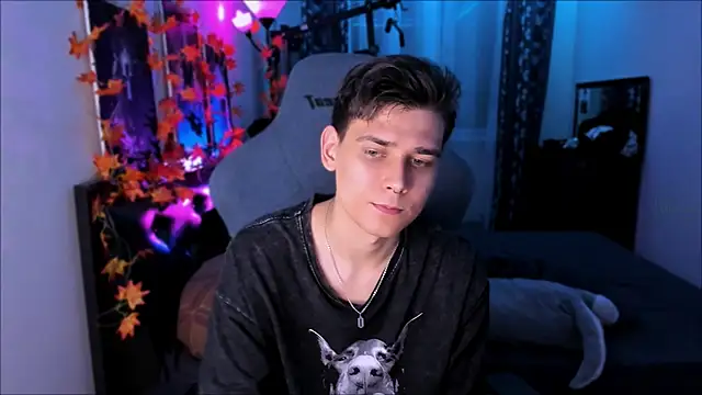 Foxicfu online show from 7, 10, 2025