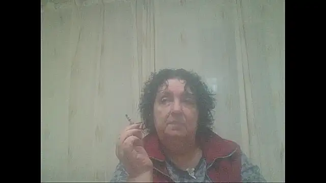 Snapshot of maturekorine chatting on 16, 10, 2025 maturekorine online show from 16, 10, 2025