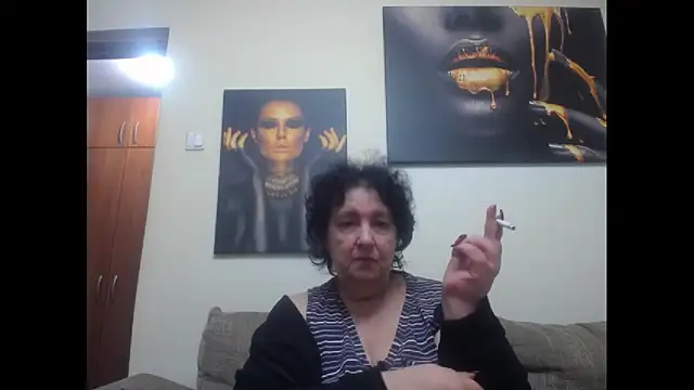 Snapshot of maturekorine chatting on 23, 10, 2025 maturekorine online show from 23, 10, 2025