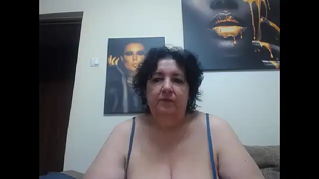 Snapshot of maturekorine chatting on 15, 9, 2025 maturekorine online show from 15, 9, 2025