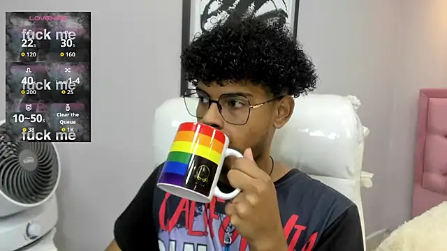 Snapshot of boylittle19cm chatting on 15, 11, 2025 boylittle19cm online show from 15, 11, 2025