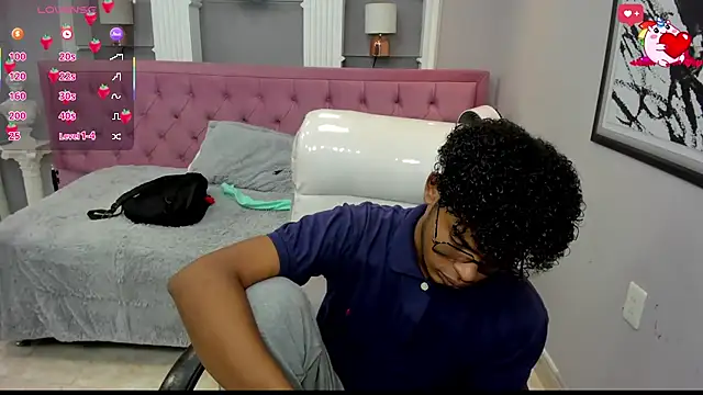 Snapshot of boylittle19cm chatting on 12, 10, 2025 boylittle19cm online show from 12, 10, 2025