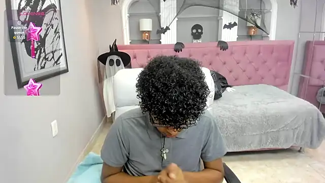 Snapshot of boylittle19cm chatting on 31, 10, 2025 boylittle19cm online show from 31, 10, 2025