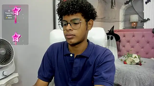 Snapshot of boylittle19cm chatting on 1, 11, 2025 boylittle19cm online show from 1, 11, 2025