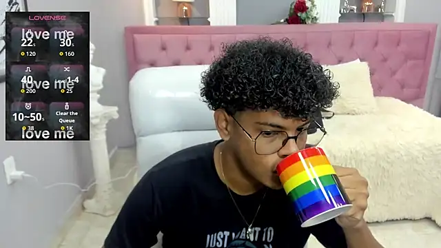 Snapshot of boylittle19cm chatting on 12, 11, 2025 boylittle19cm online show from 12, 11, 2025