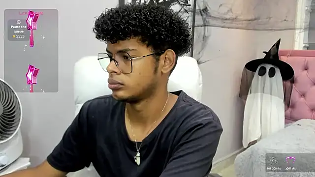 Snapshot of boylittle19cm chatting on 4, 11, 2025 boylittle19cm online show from 4, 11, 2025