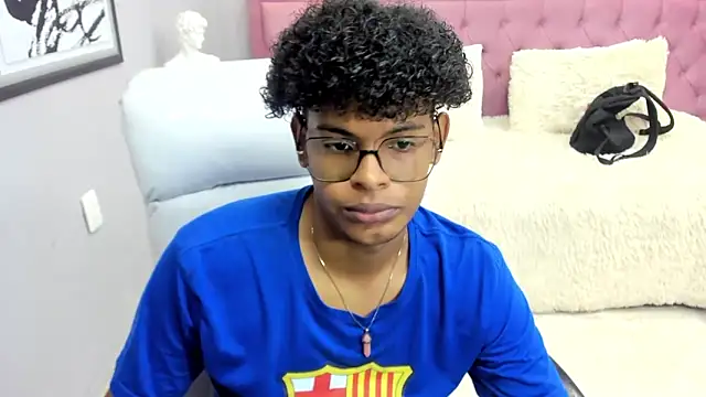 Snapshot of boylittle19cm chatting on 22, 11, 2025 boylittle19cm online show from 22, 11, 2025