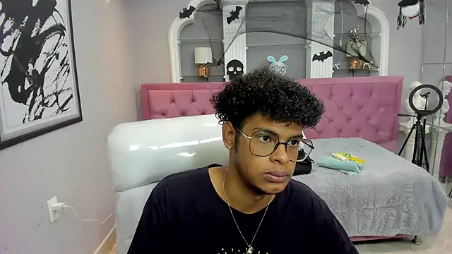 Snapshot of boylittle19cm chatting on 24, 10, 2025 boylittle19cm online show from 24, 10, 2025