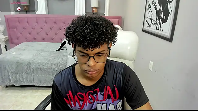 Snapshot of boylittle19cm chatting on 14, 10, 2025 boylittle19cm online show from 14, 10, 2025