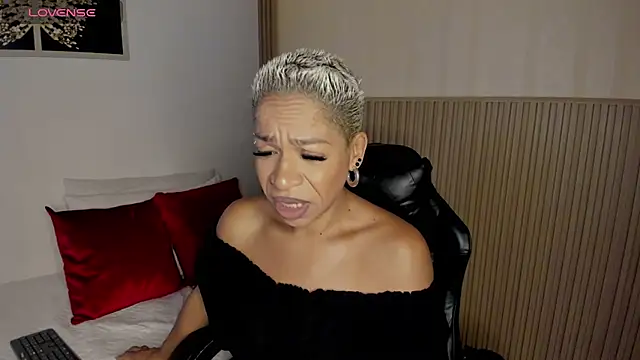 summer night  online show from 18, 4, 2026