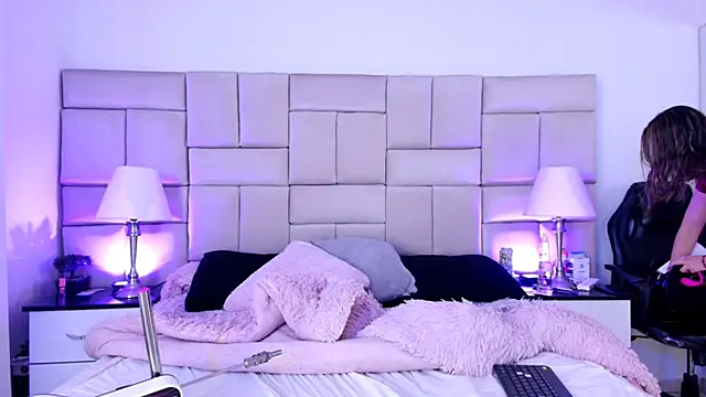 IsisLoveyes  online show from 5, 3, 2026