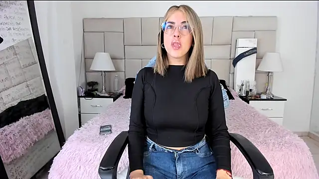 IsisLoveyes  online show from 21, 12, 2025