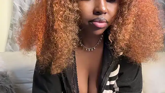 Snapshot of Chocolate_queen2 chatting on 1, 5, 2026 Chocolate queen2 online show from 1, 5, 2026