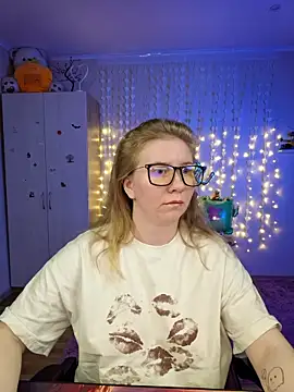 D0nna  online show from 13, 4, 2026