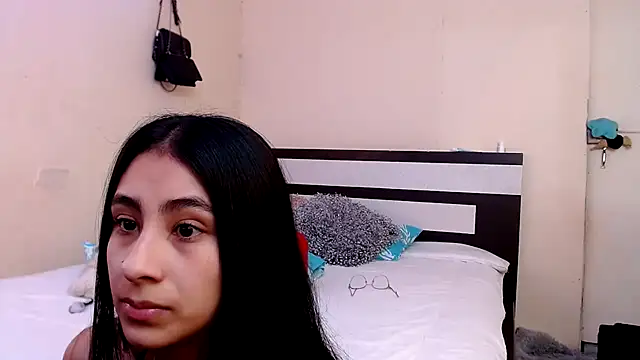 Snapshot of chika_hellar chatting on 19, 9, 2025 chika hellar online show from 19, 9, 2025