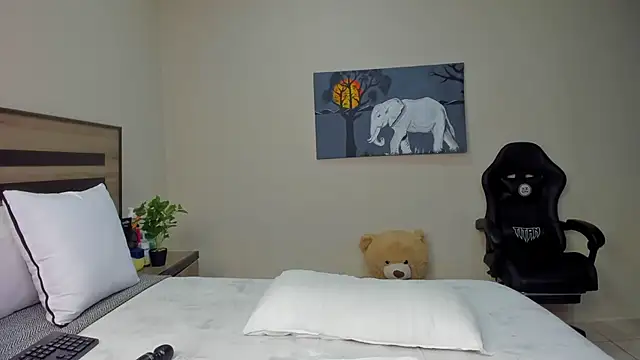 Renee-18 online show from 24, 3, 2026