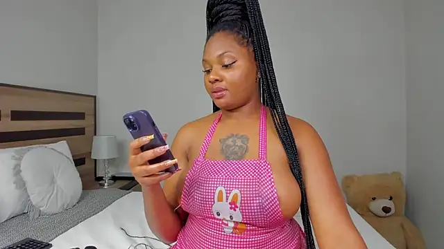 Snapshot of Renee-18 chatting on 25, 5, 2026 Renee-18 online show from 25, 5, 2026