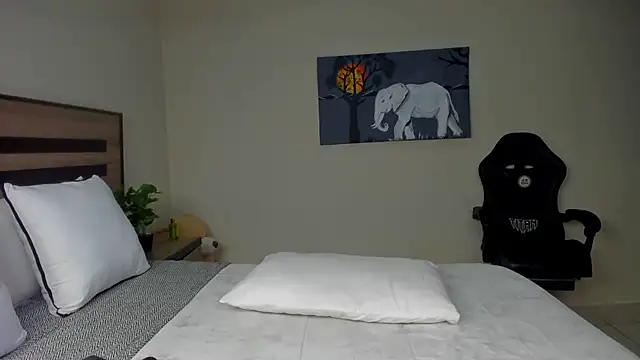 Renee-18 online show from 26, 11, 2025