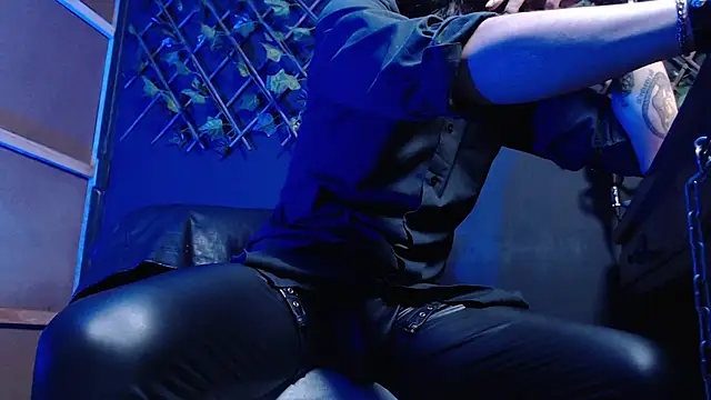 Dicaprioo  online show from 28, 11, 2025