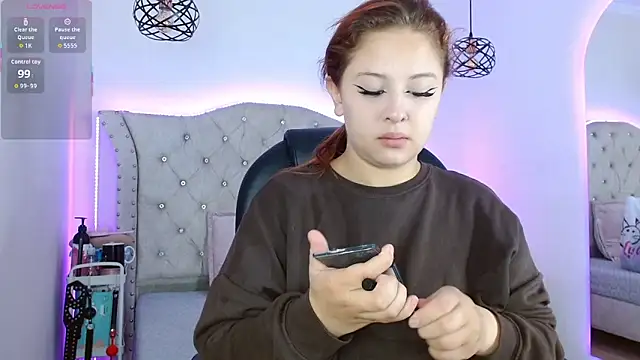 Charlotte Jones   online show from 18, 12, 2025