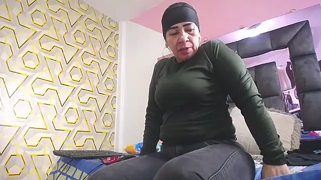 Snapshot of LITLESTAR chatting on 13, 11, 2025 LITLESTAR online show from 13, 11, 2025