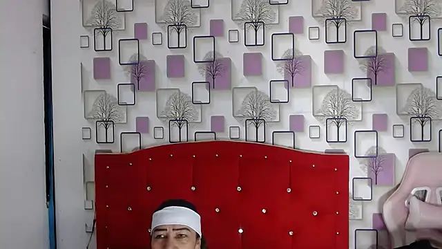 Snapshot of LITLESTAR chatting on 15, 11, 2025 LITLESTAR online show from 15, 11, 2025