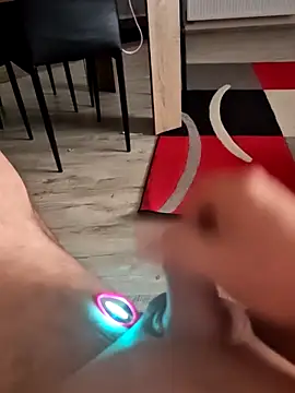 Szeltolo001 online show from 10, 2, 2026