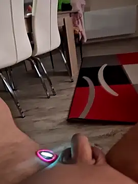 Szeltolo001 online show from 21, 4, 2026